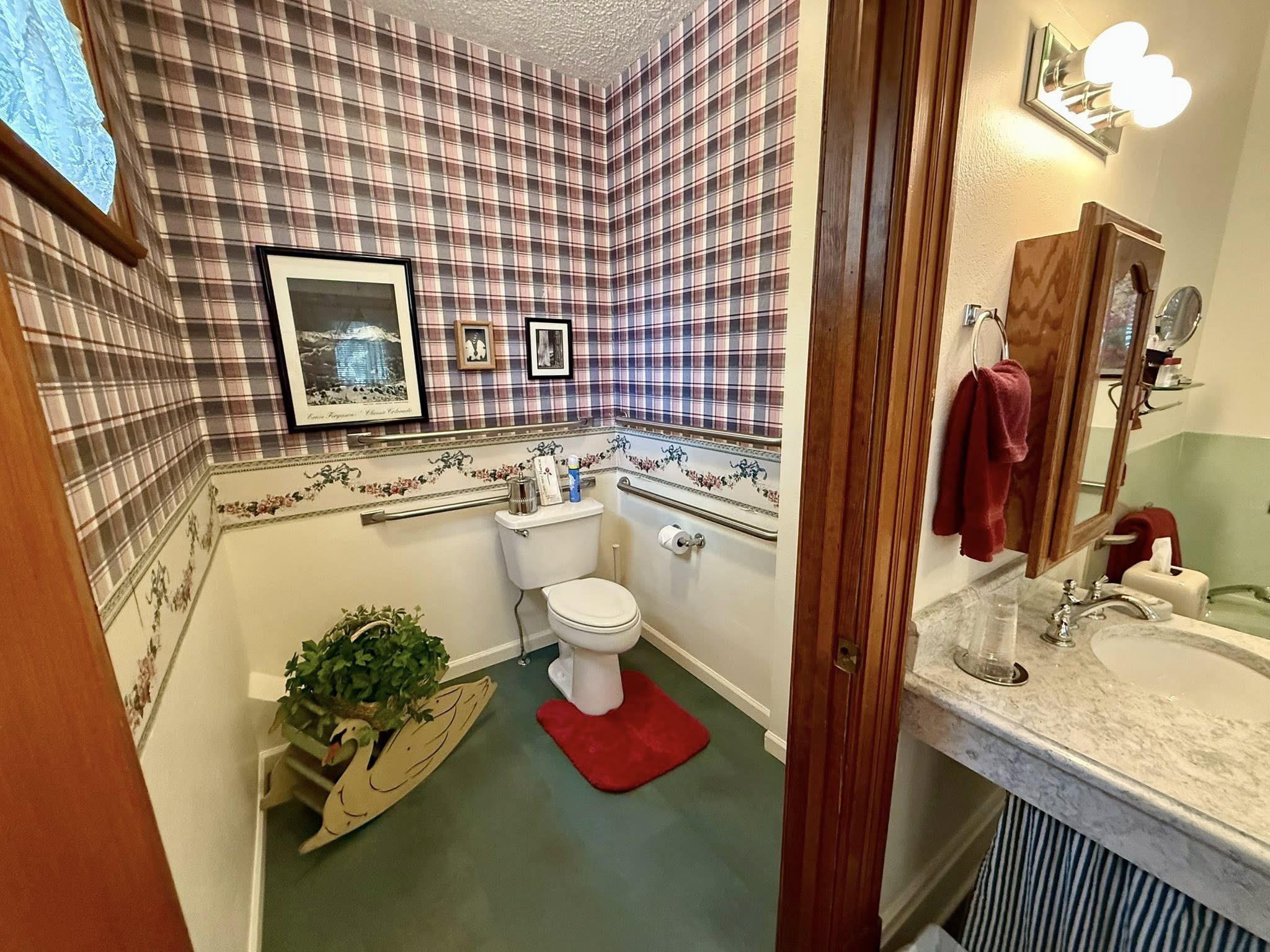 Independence suite handicapped access bath Holden House