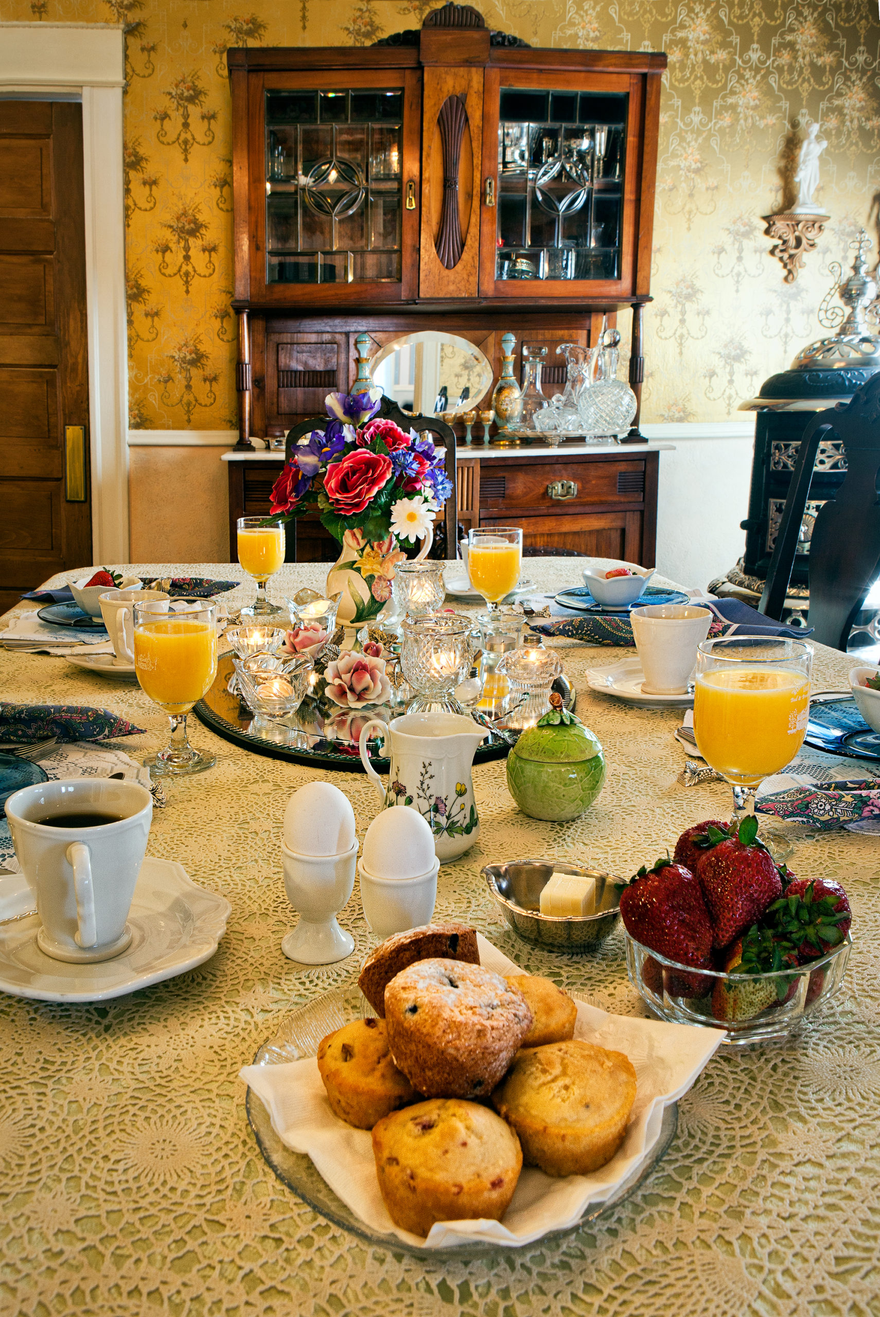 Breakfast dining room at Holden House