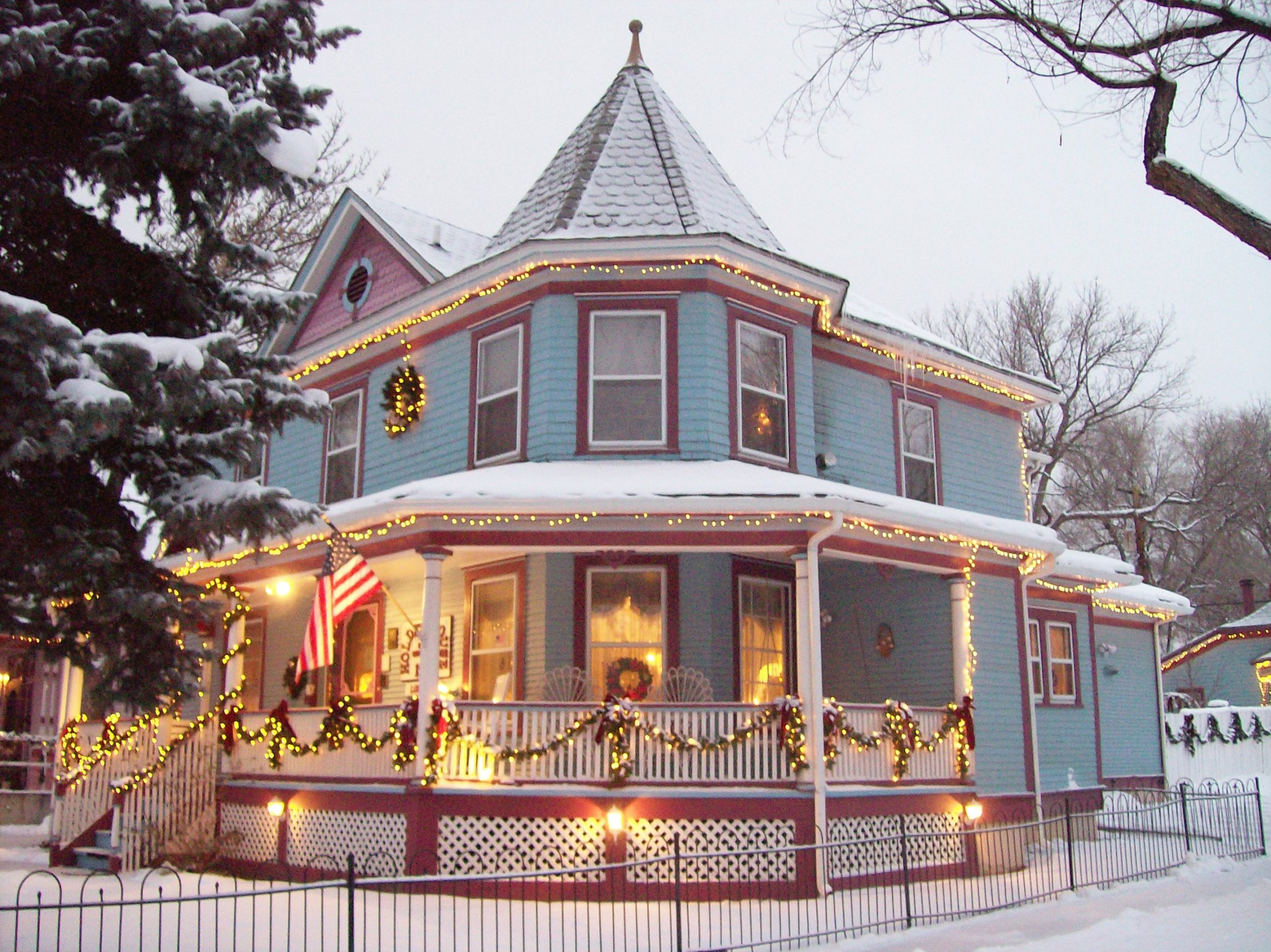 Holden House at the holidays